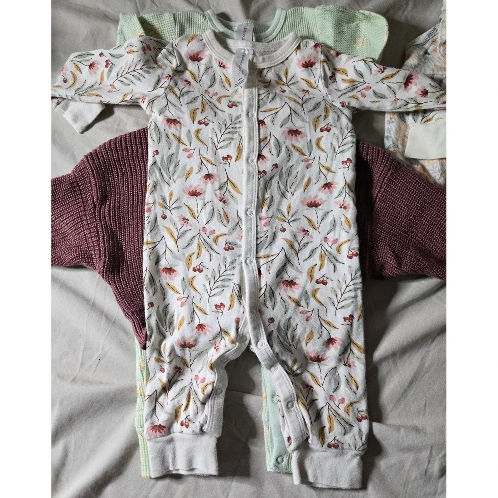 Modern Moments by Gerber Baby Girl 4 Piece Bundle Floral Romper Sweater‎ 3-6M